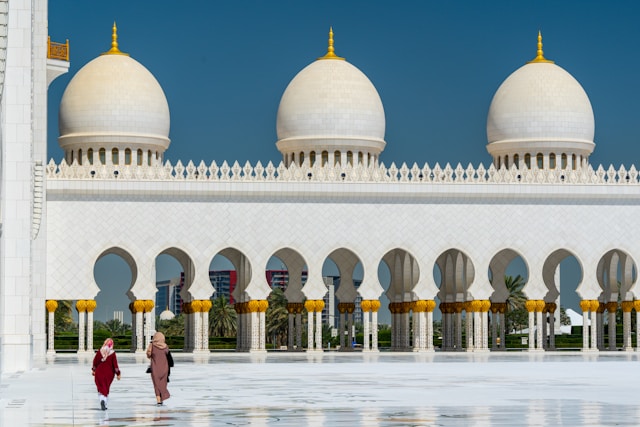 Hutang dalam Perspektif Hukum Islam dan Hukum Adat di Indonesia