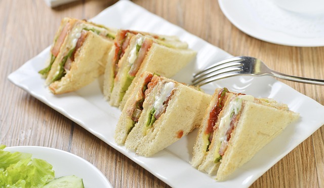 Cara Mengatur Keuangan untuk Generasi Sandwich di Era Modern