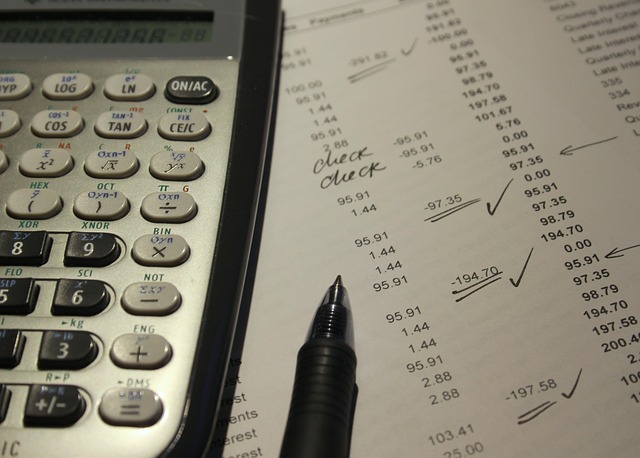 7 Kebiasaan Finansial yang Diam-Diam Membuat Anda Semakin Berutang