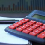 Investasi atau Melunasi Utang Terlebih Dahulu? Panduan Memilih Keputusan Finansial yang Lebih Menguntungkan