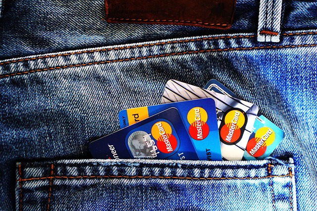 Konsumsi Berlebihan dan Keuangan: Ketika Gaya Hidup Mulai Menggerus Stabilitas Finansial